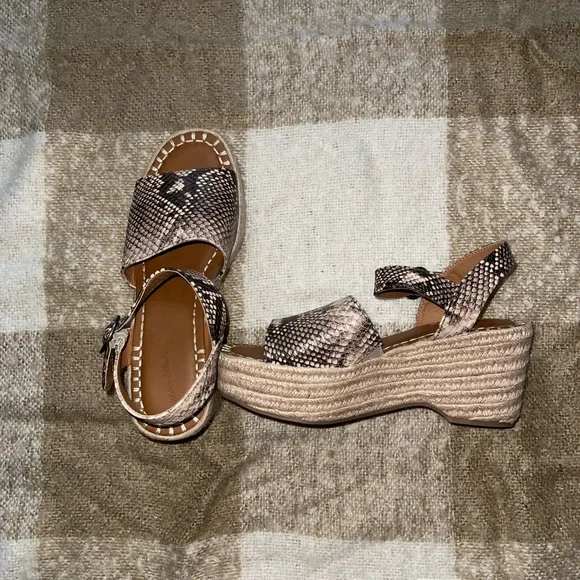 Women’s snakeskin wedges - Picture 1 of 4